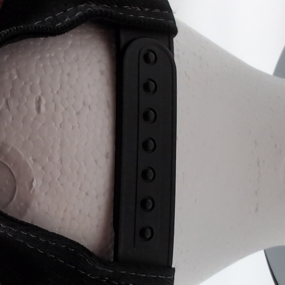 The Game| NWOT Vintage NHL Calgary Flames Black Sports Cap Snap Back Green Brim - Picture 7 of 11